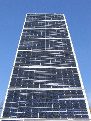 L'impianto fotovoltaico nello spazio dalla parte di v.le Cadore (stringa di pannelli)