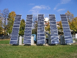 L'impianto fotovoltaico nello spazio dalla parte di v.le Cadore